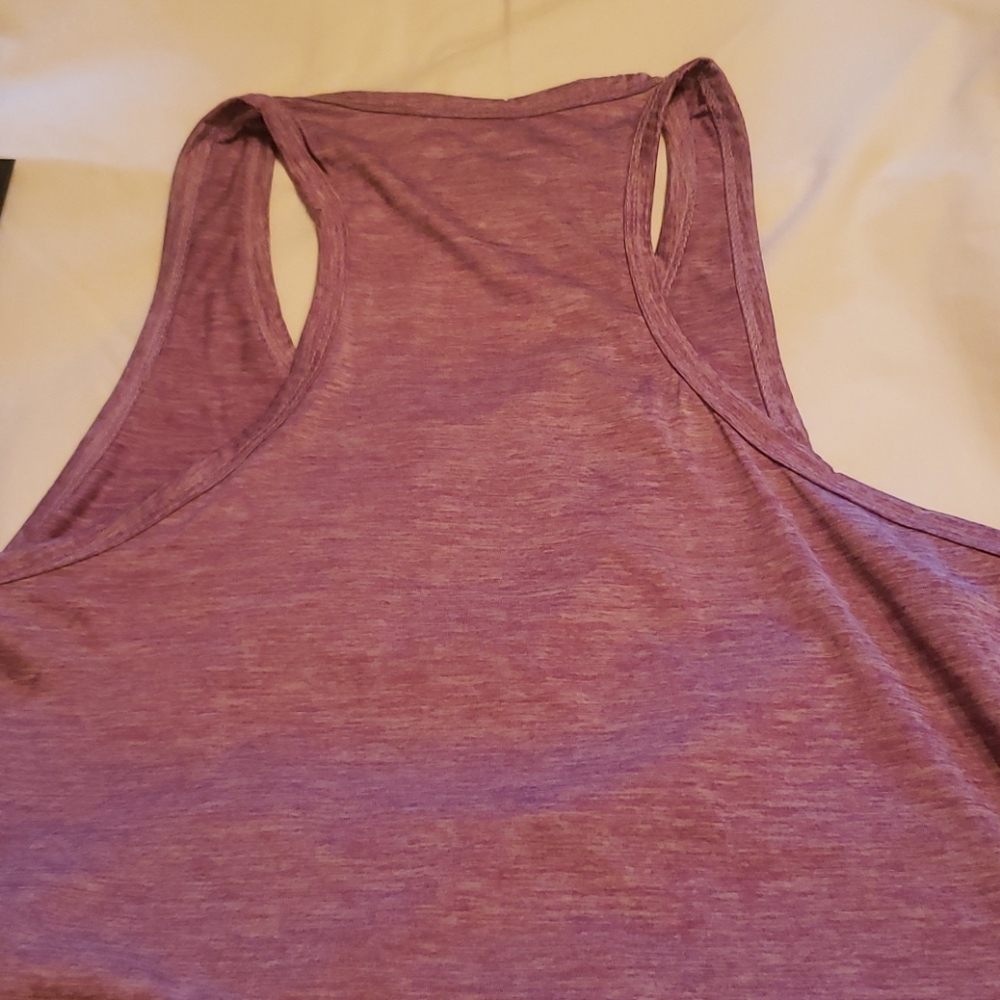 Exercise tops - Picture 2 of 2